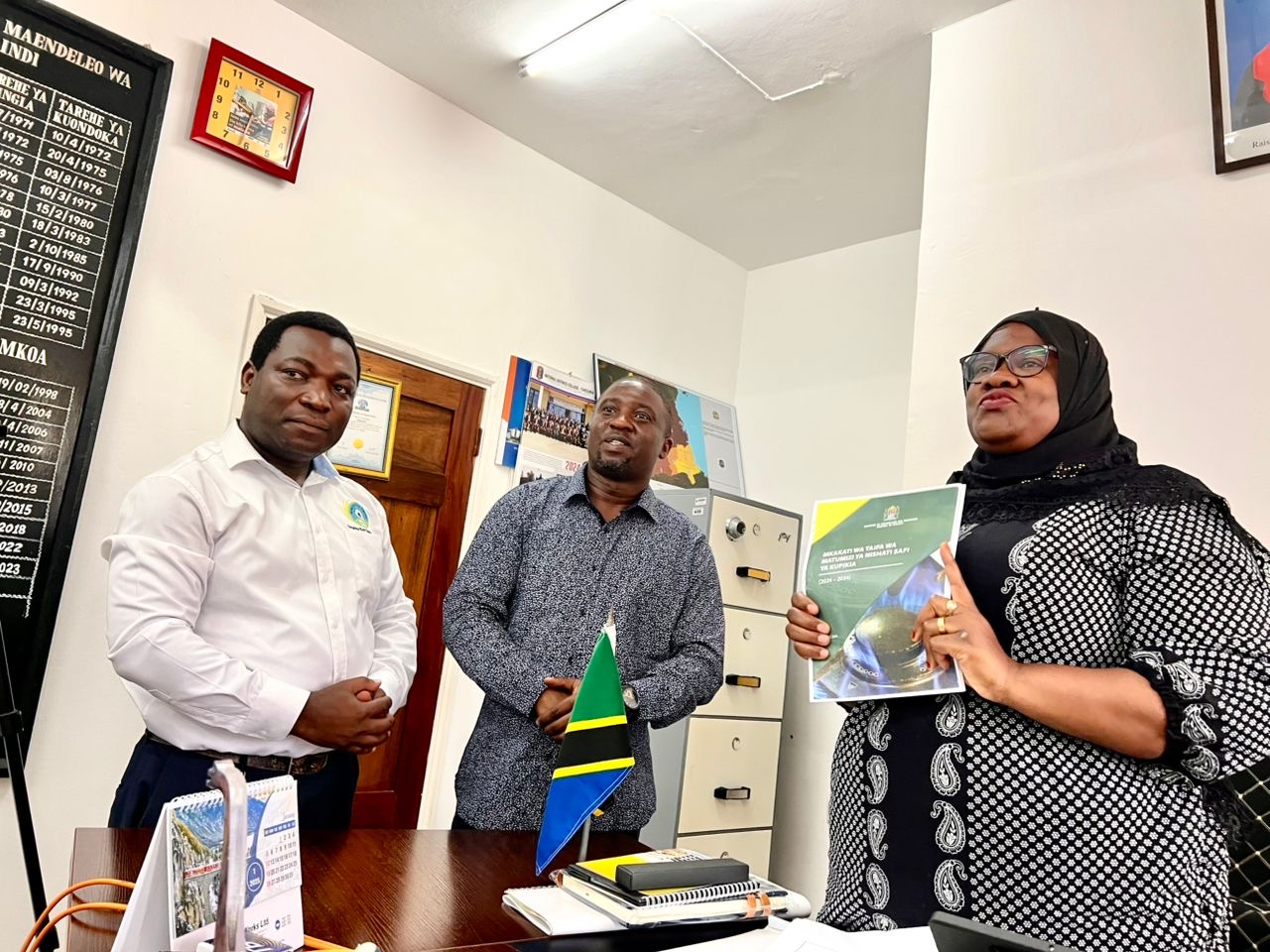 Read more about the article REA, TAIFA GAS kusambaza majiko ya gesi  16,275 kwa nusu bei