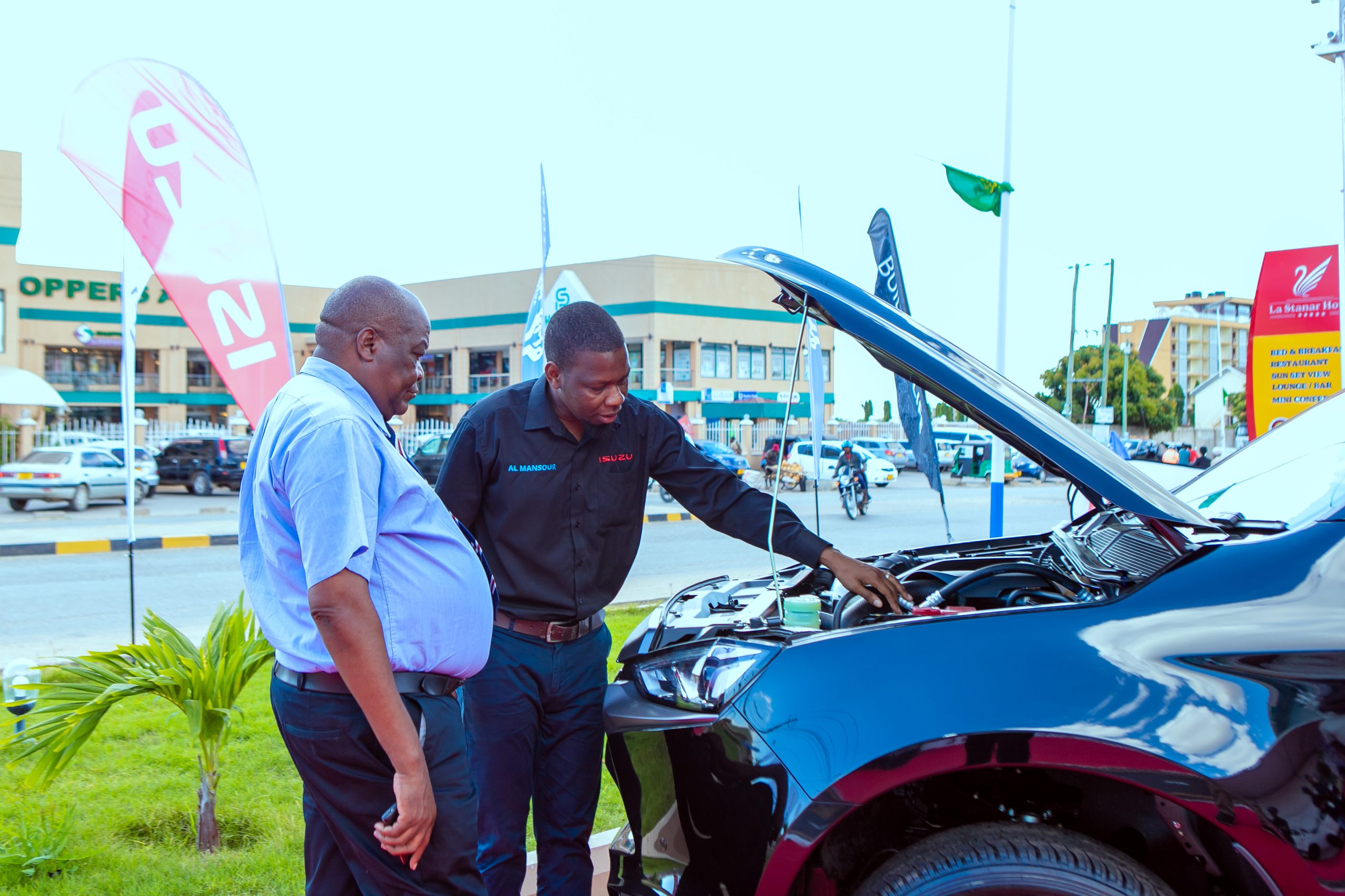 You are currently viewing Maonyesho ya ISUZU yahitimishwa kwa mafanikio wabunge, wadau wa usafirishaji watia neno