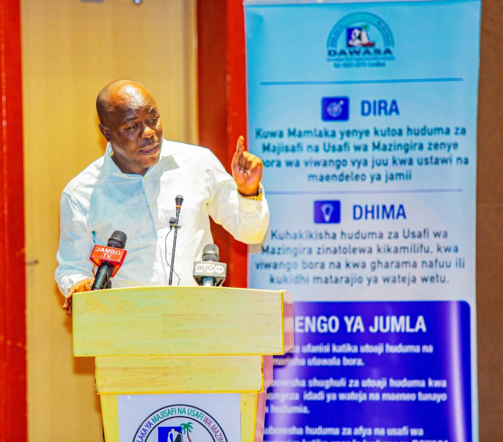 You are currently viewing Aweso aitaka DAWASA kushirikiana na wenyeviti mitaa kutatua changamoto za maji