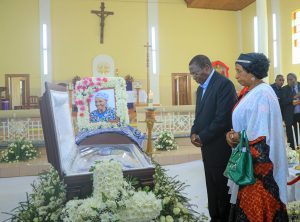 Read more about the article Dk. Mpango aongoza wananchi kuaga mwili wa mama’ke Prof. Mkenda