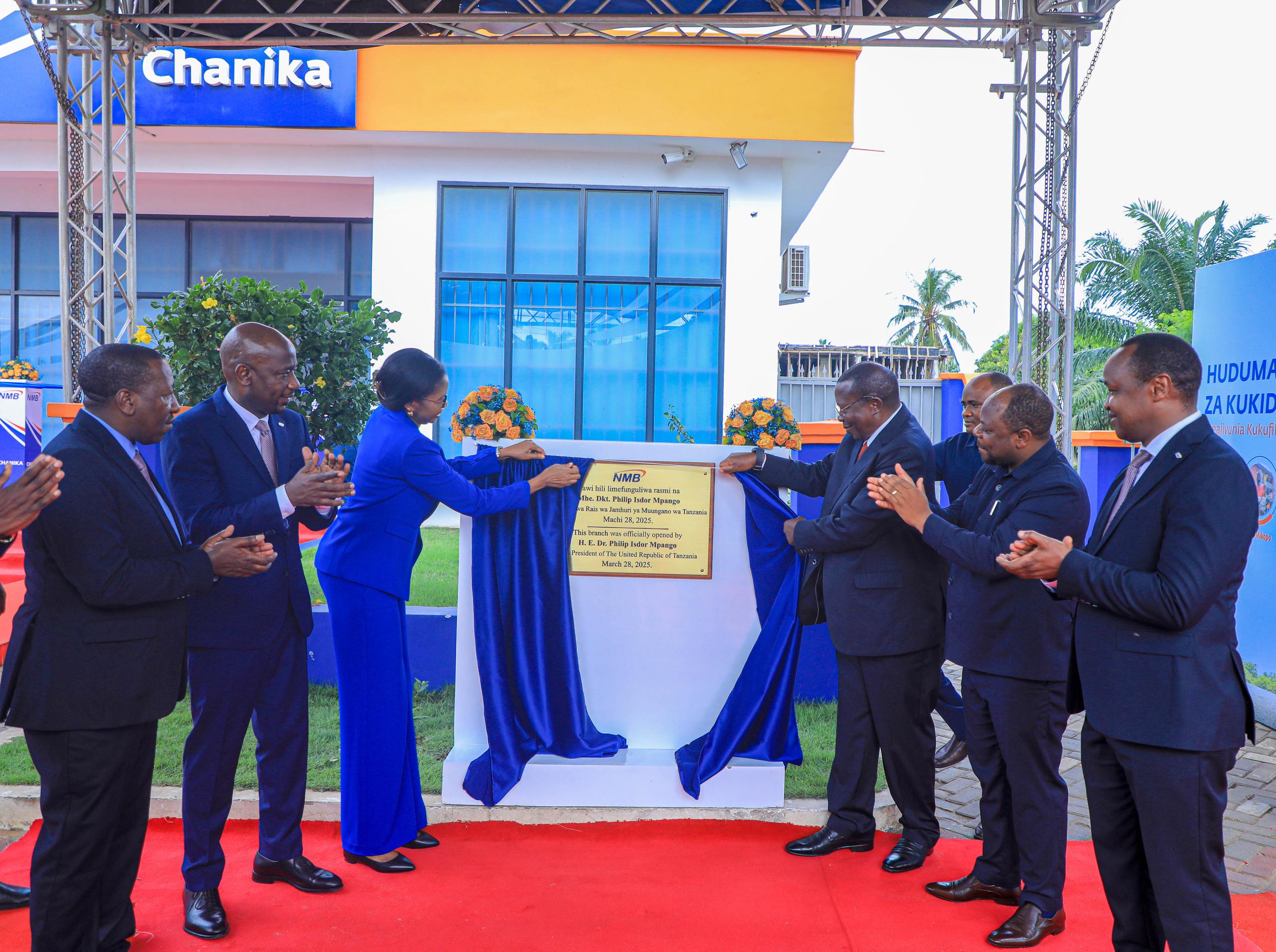 Read more about the article Makamu wa Rais Dk. Mpango azindua matawi NMB
