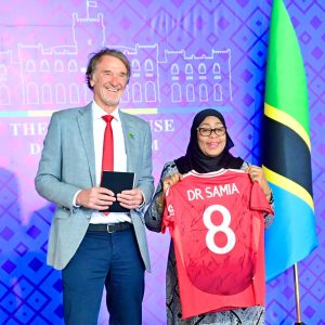 Read more about the article Rais Samia ateta na Mmiliki Machester United