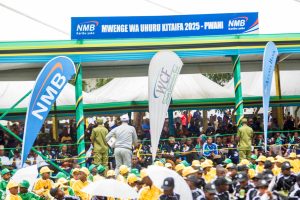Read more about the article NMB yadhamini, yashiriki uzinduzi wa Mbio za Mwenge wa Uhuru 2025