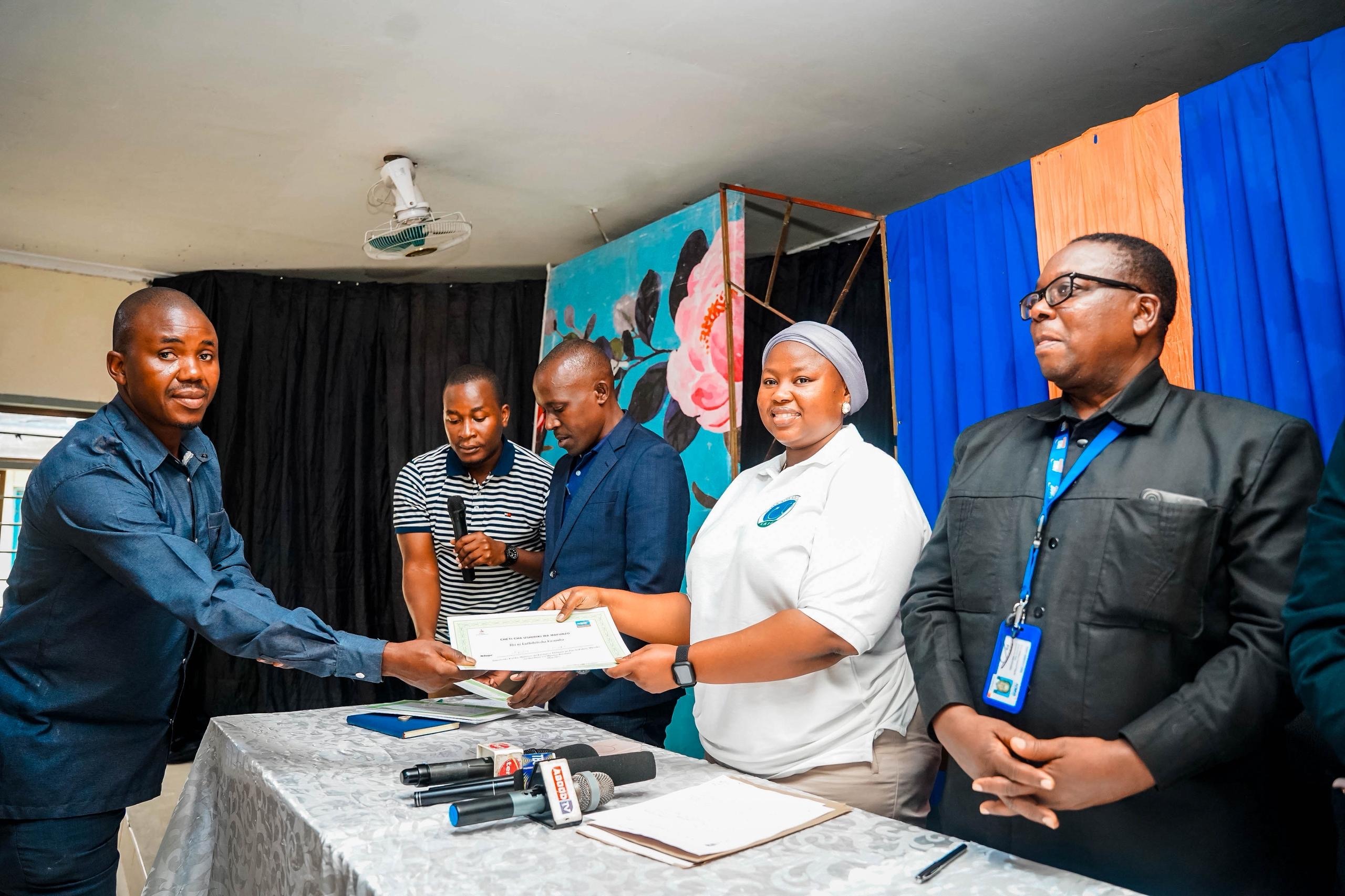 You are currently viewing NMB Foundation yawanoa wakulima wa kakao Kyela, Serikali yaipongeza