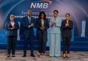 Read more about the article NMB yashinda tuzo 6, Benki bora kwa uendelevu Afrika