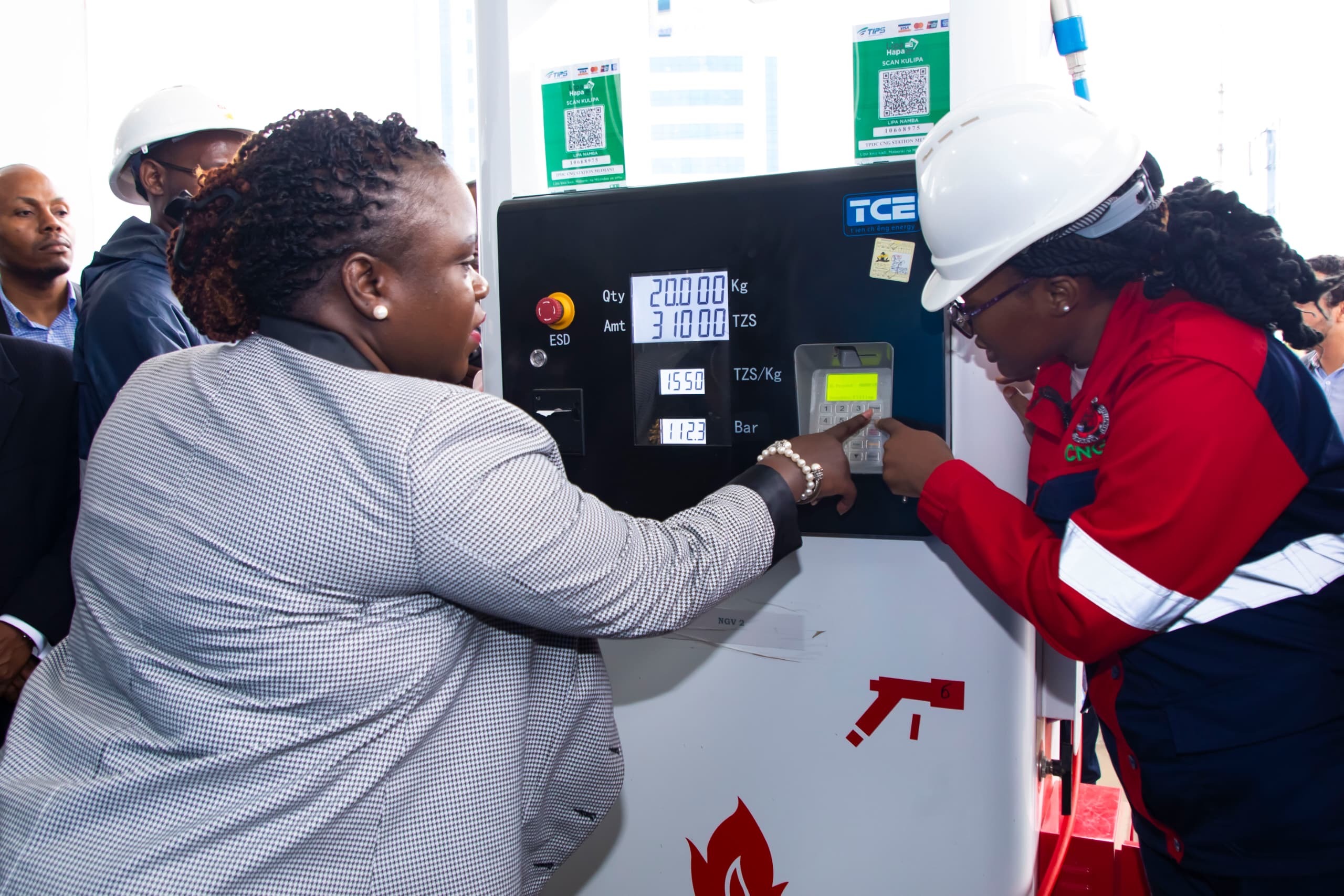 Read more about the article Kituo kinachojaza gesi magari 1200 kwa siku chazinduliwa Dar