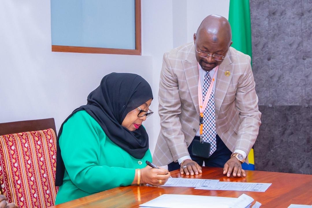 Read more about the article Rais Samia wa kwanza kurudisha fomu INEC