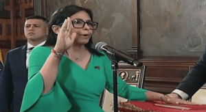 Read more about the article Rais wa mpito Venezuela aapishwa, Maduro akikana mashtaka