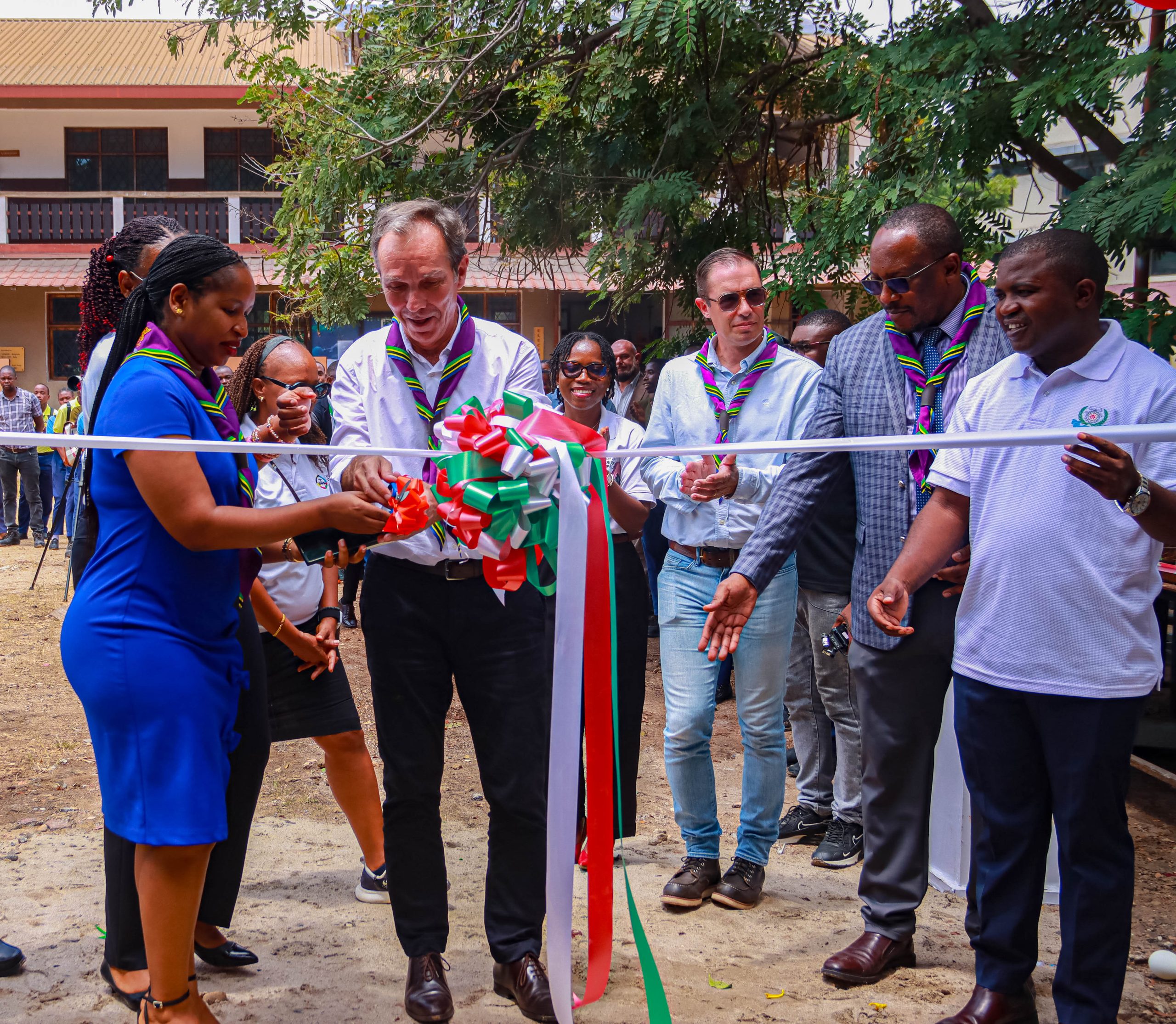 You are currently viewing EACOP yakabidhi karakana na vifaa vya mafunzo katika chuo cha Don Bosco Dar es Salaam