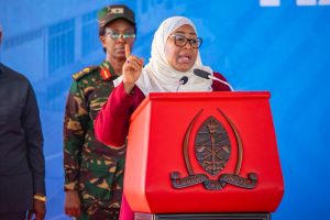 Read more about the article Dkt Samia: Asiyeendana na kasi yangu atatupisha