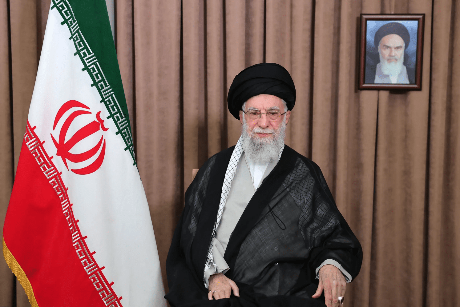 You are currently viewing Kiongozi Mkuu wa Iran Ayatollah Ali Khamenei auawa