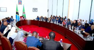 Read more about the article Rais Samia ateta na wagombea urais 2025