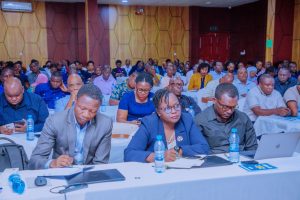 Read more about the article Katibu Mkuu Maji aitaka DAWASA kufunga mkanda mapambano upotevu wa maji