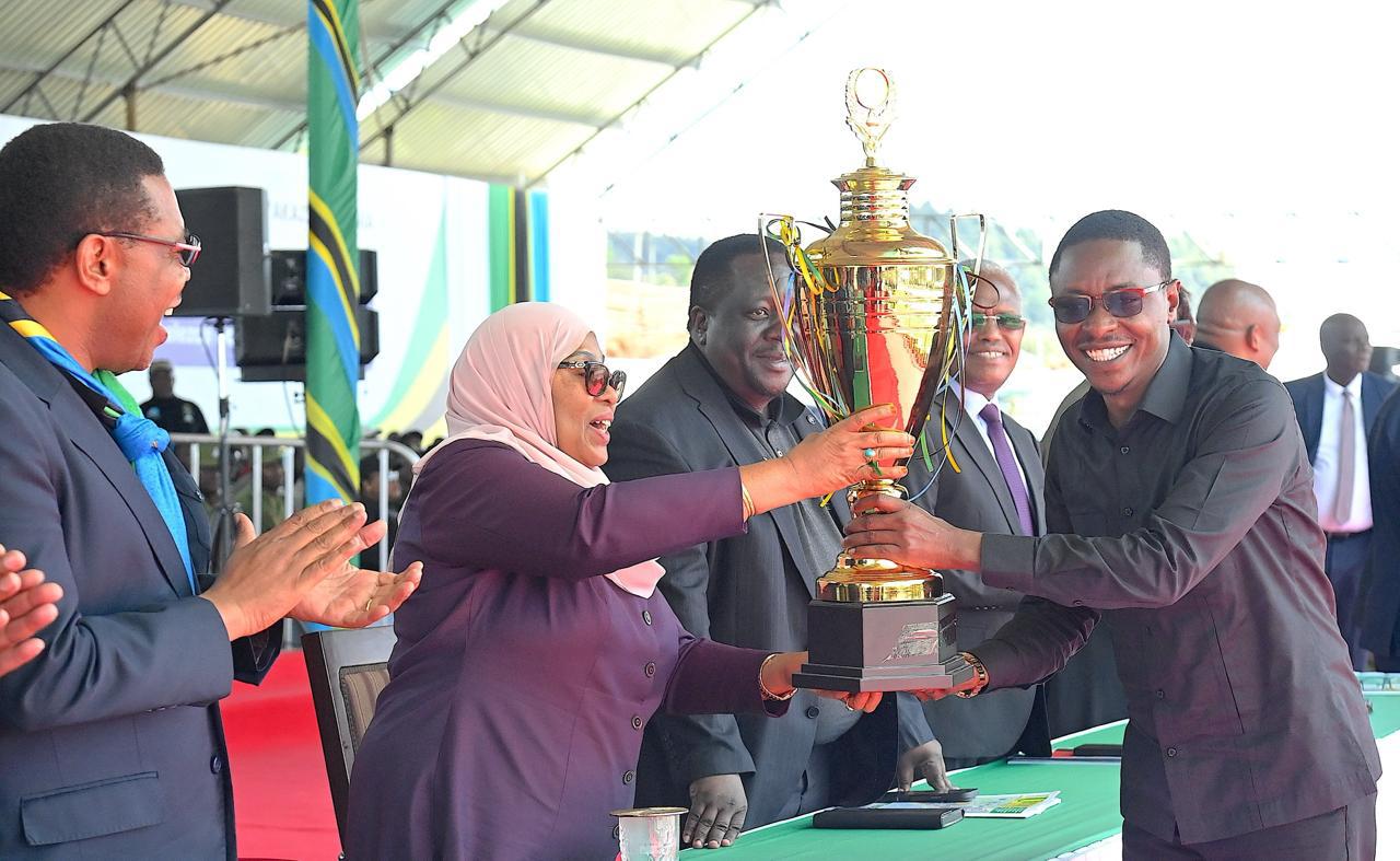 You are currently viewing Dkt Samia: Serikali imeanza kulipa madai ya wafanyakazi