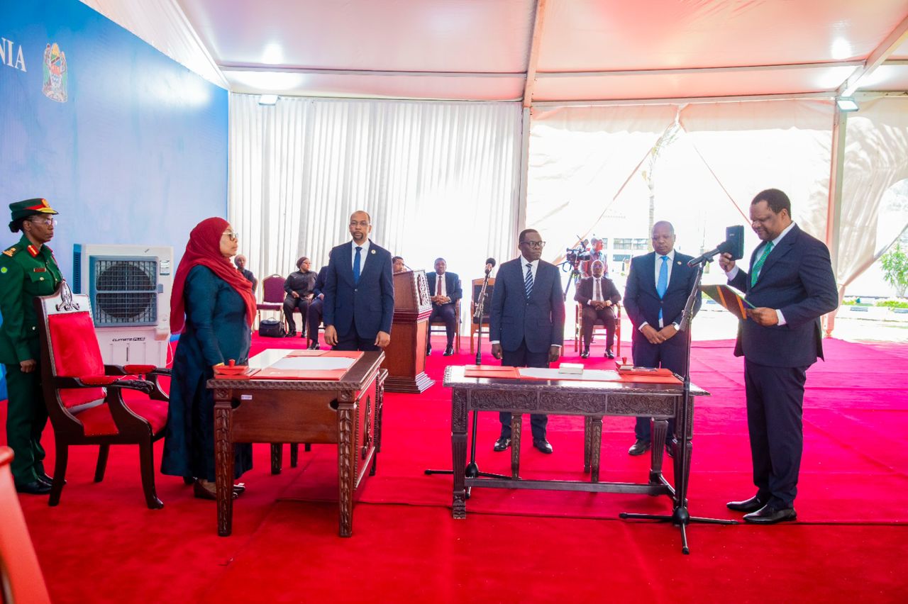 You are currently viewing Dkt Samia: Sitaki wakuu wa mikoa wachafu