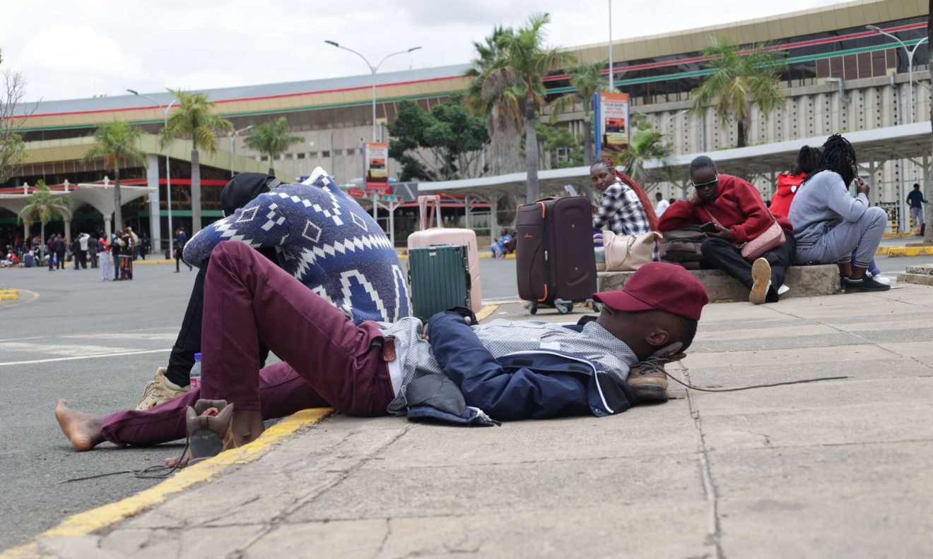 You are currently viewing Mgomo wa wafanyakazi Kenya wakwamisha safari za ndege